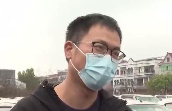 DƬ